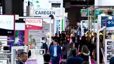 Exhibitors and visitors at in-cosmetics Global